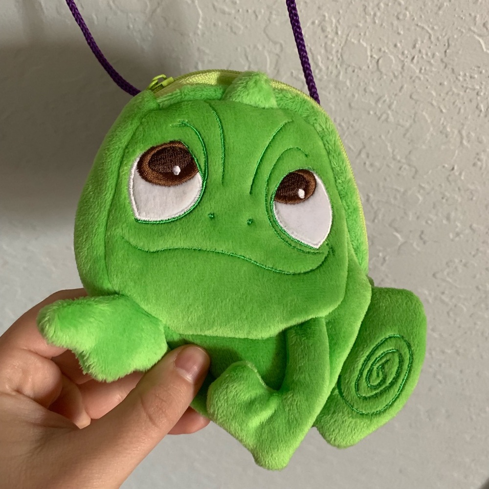 Tokyo Disney Limited Pascal Pass Holder/Coin Purse